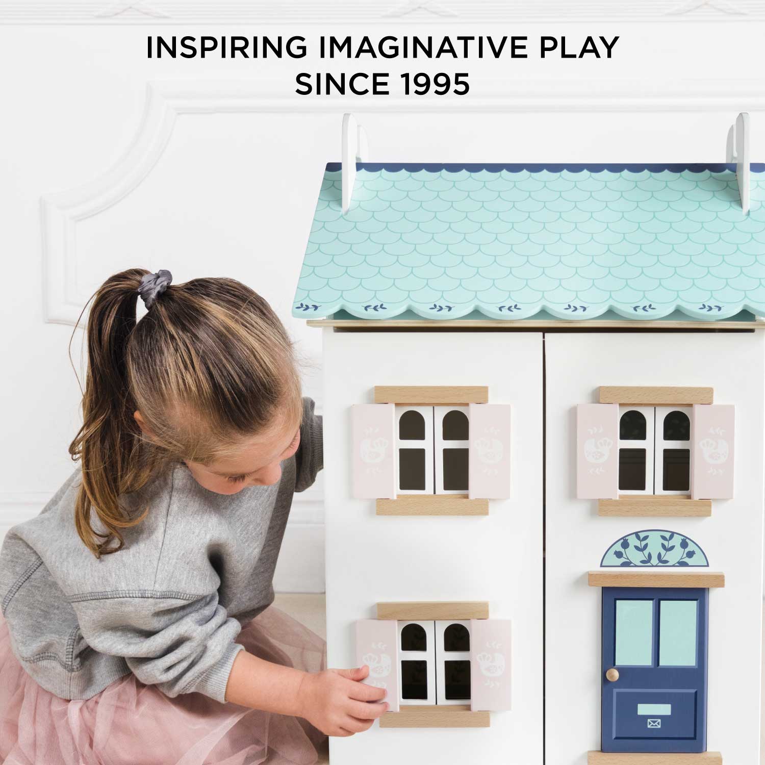 Bluebelle Wooden Dolls House - Image 6