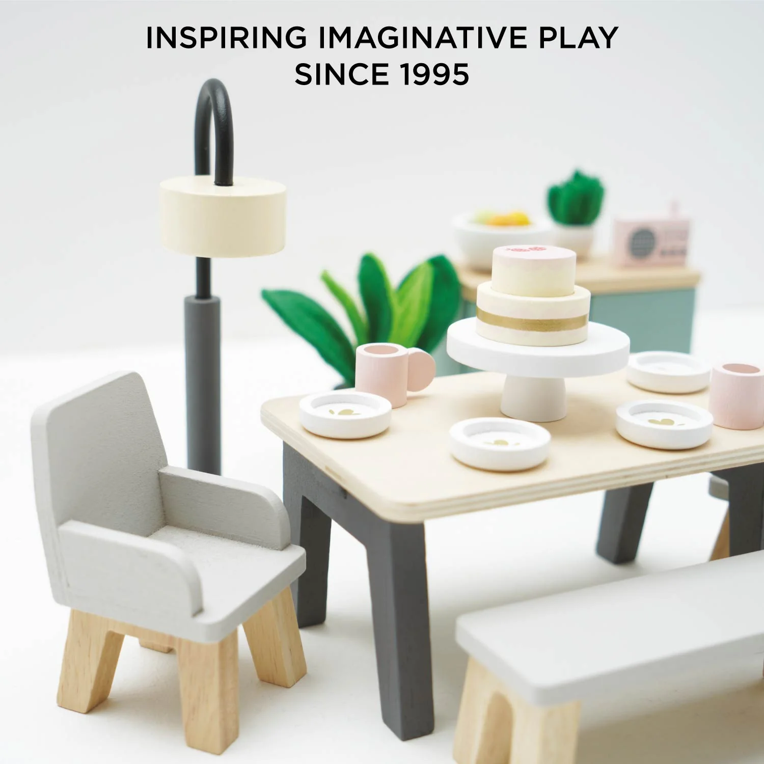 Wooden Dolls House Dining Room - Image 5