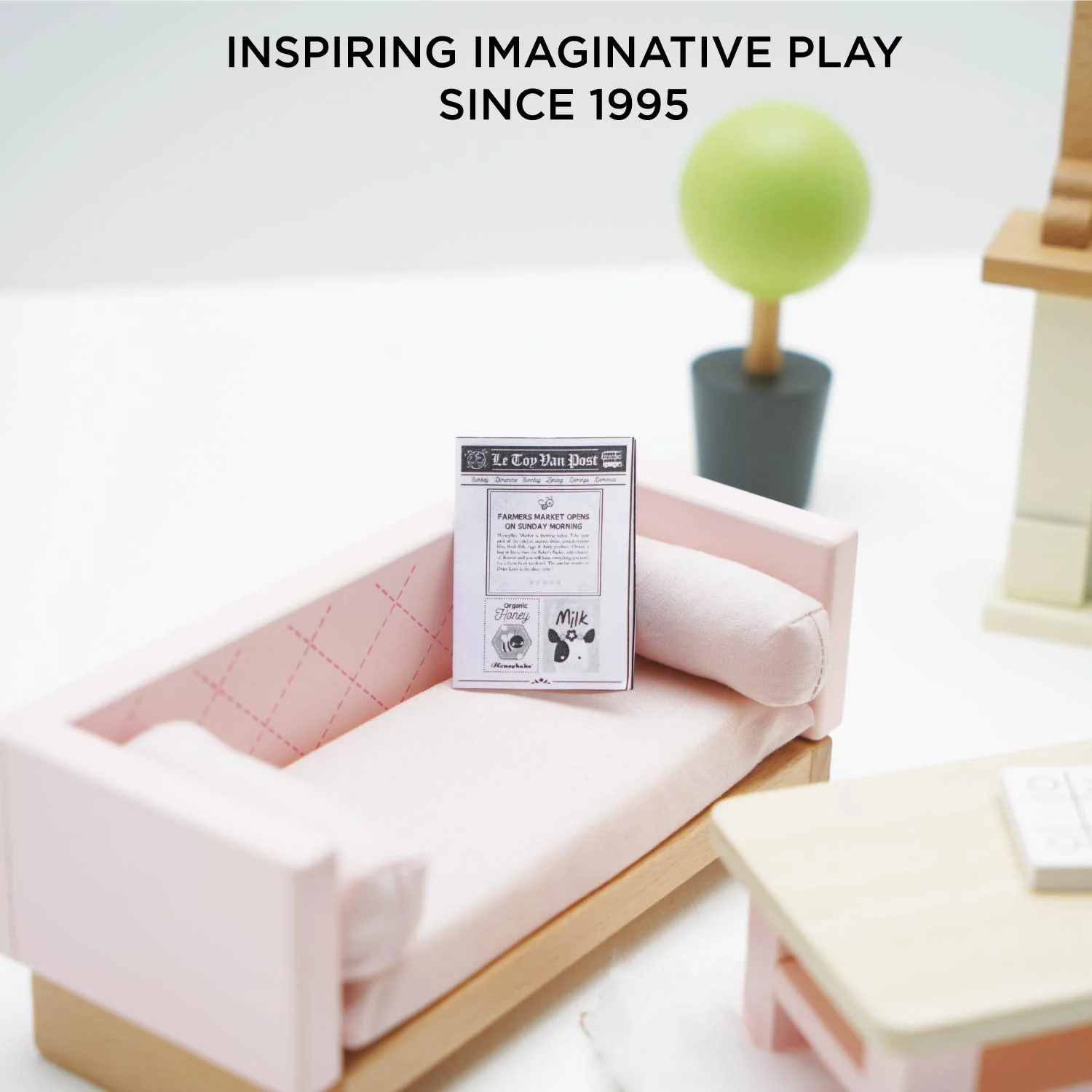 Wooden Dolls House Living Room - Image 5