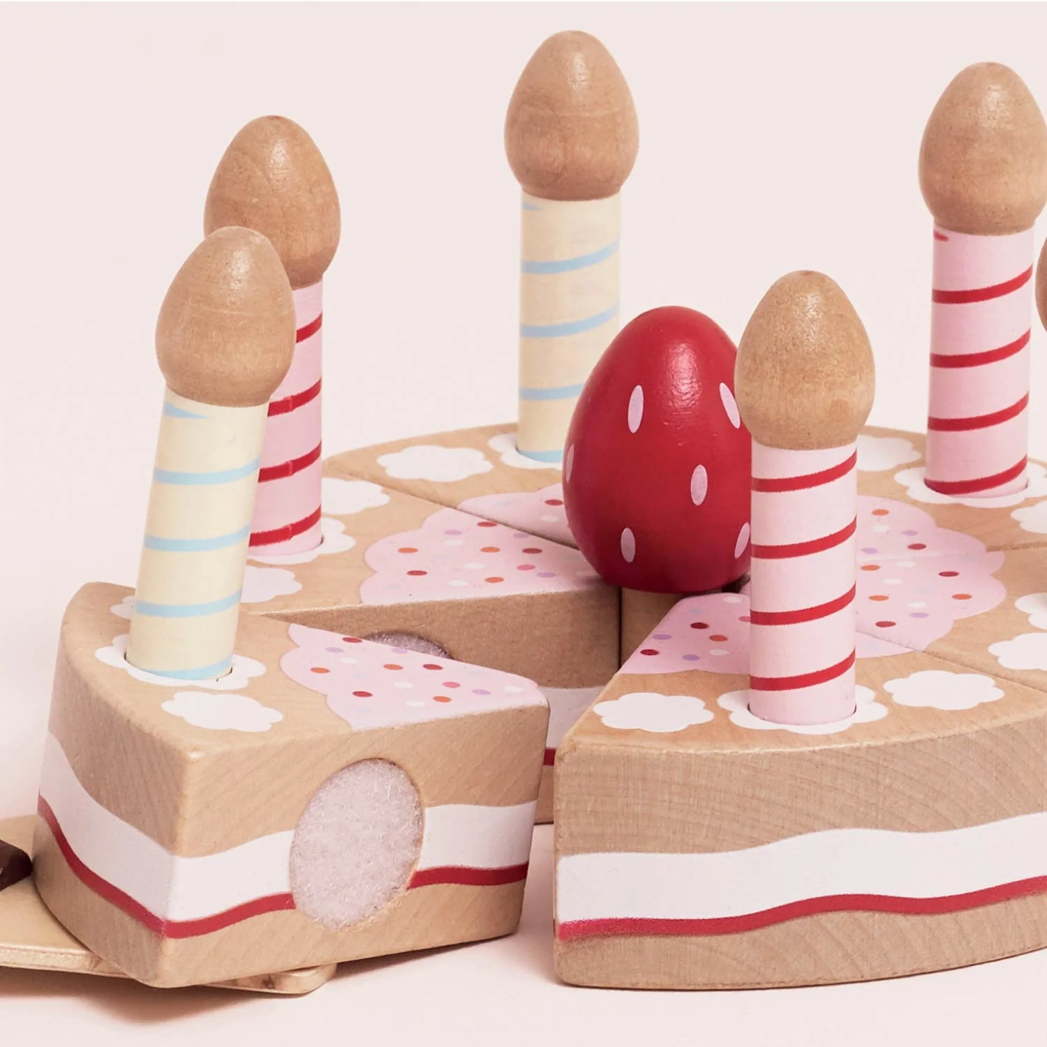 Sliceable Birthday Cake & Candles - Image 4